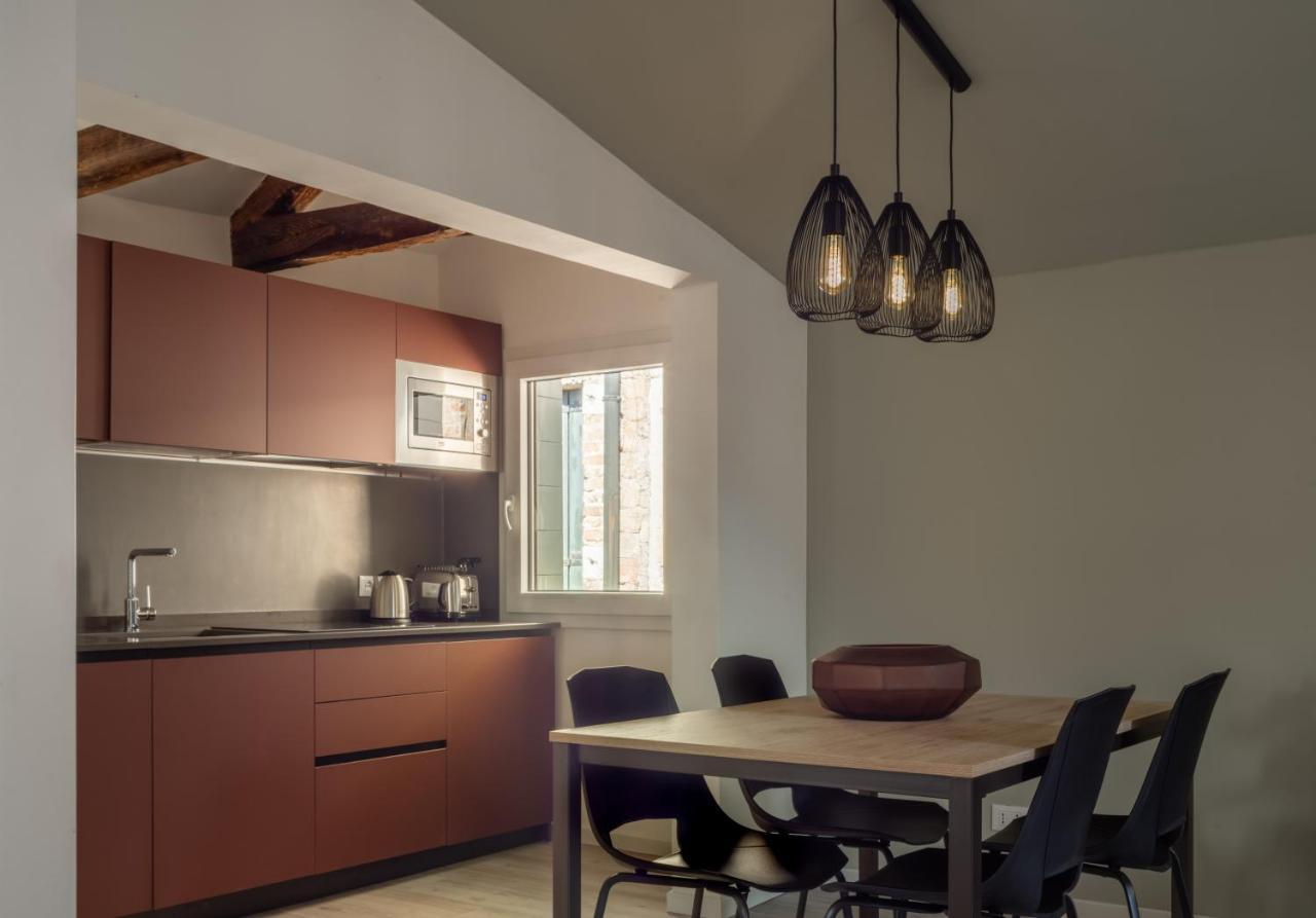 Sant'Aponal Cozy Apartment With Balcony R&R Venezia Eksteriør bilde