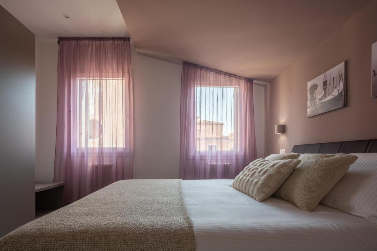 Sant'Aponal Cozy Apartment With Balcony R&R Venezia Eksteriør bilde