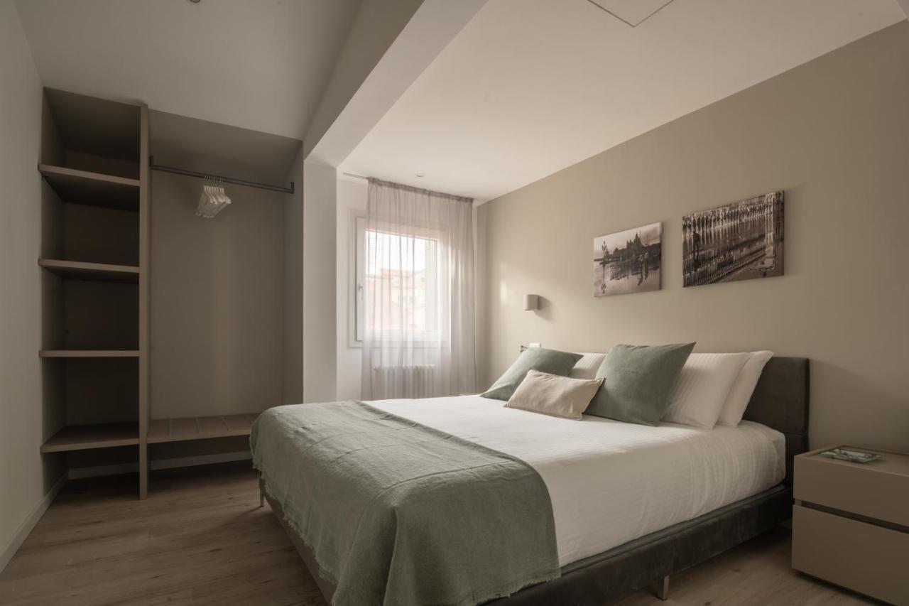 Sant'Aponal Cozy Apartment With Balcony R&R Venezia Eksteriør bilde