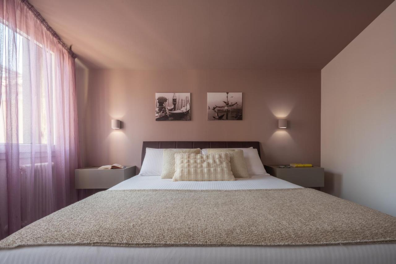 Sant'Aponal Cozy Apartment With Balcony R&R Venezia Eksteriør bilde