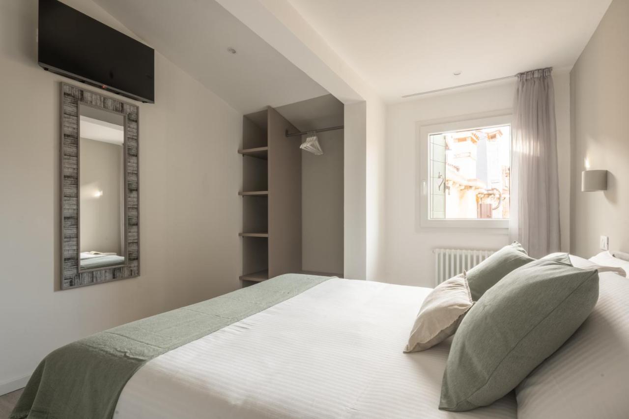 Sant'Aponal Cozy Apartment With Balcony R&R Venezia Eksteriør bilde