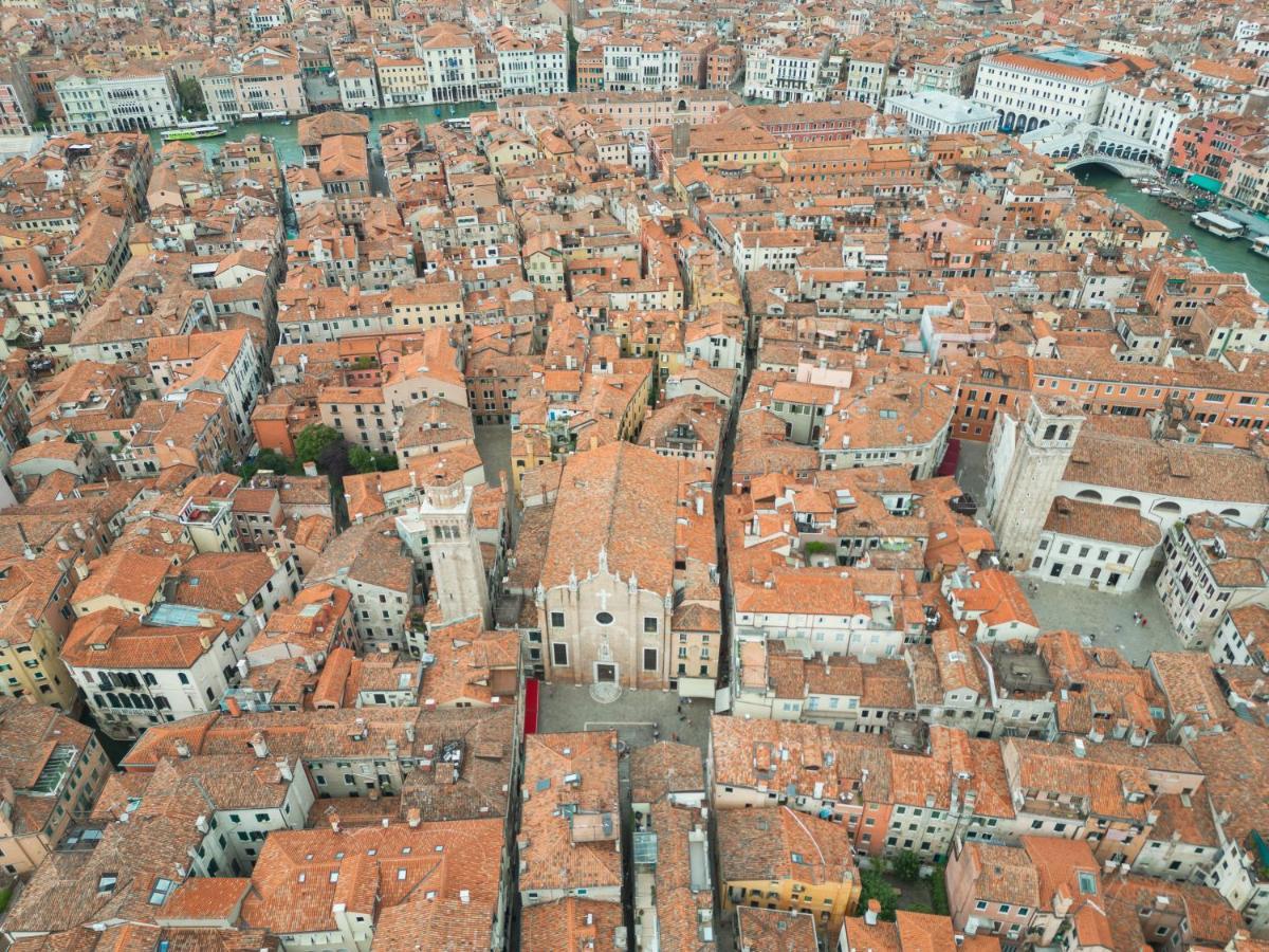 Sant'Aponal Cozy Apartment With Balcony R&R Venezia Eksteriør bilde