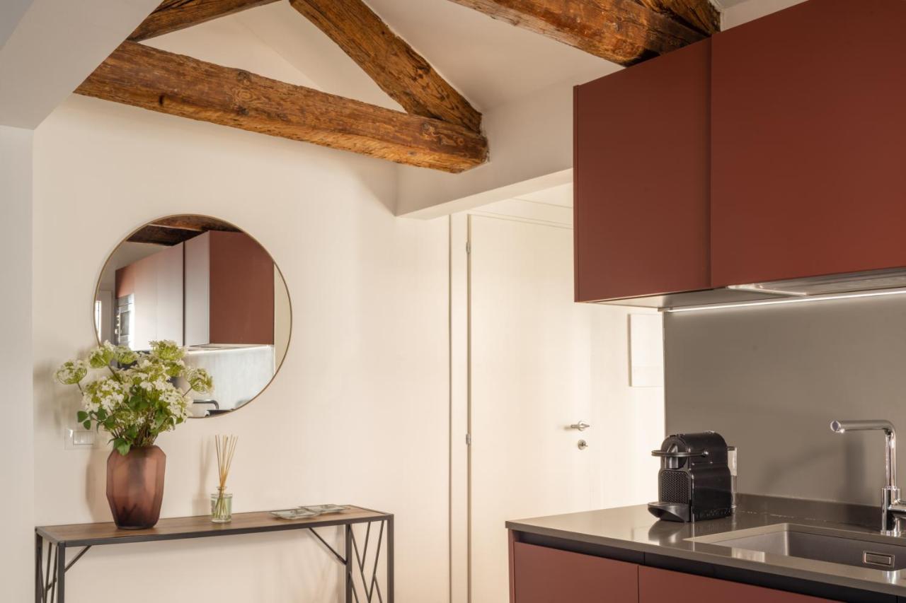 Sant'Aponal Cozy Apartment With Balcony R&R Venezia Eksteriør bilde
