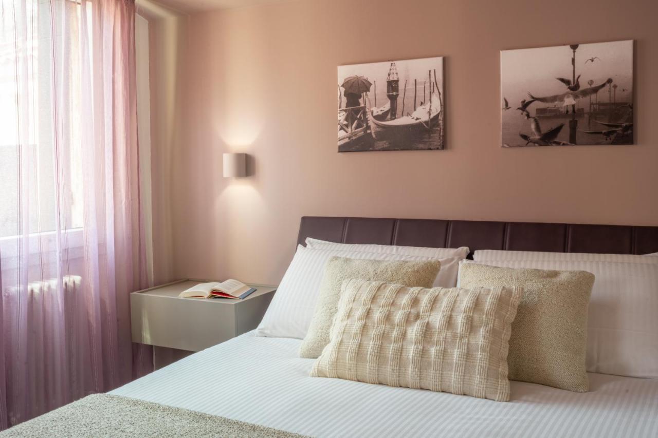 Sant'Aponal Cozy Apartment With Balcony R&R Venezia Eksteriør bilde
