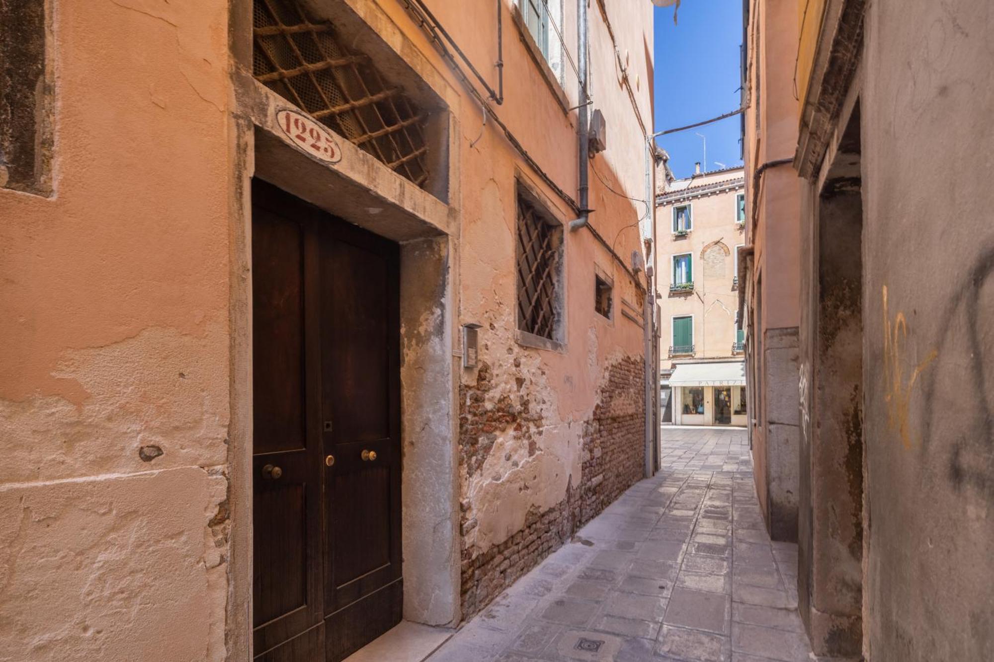 Sant'Aponal Cozy Apartment With Balcony R&R Venezia Eksteriør bilde